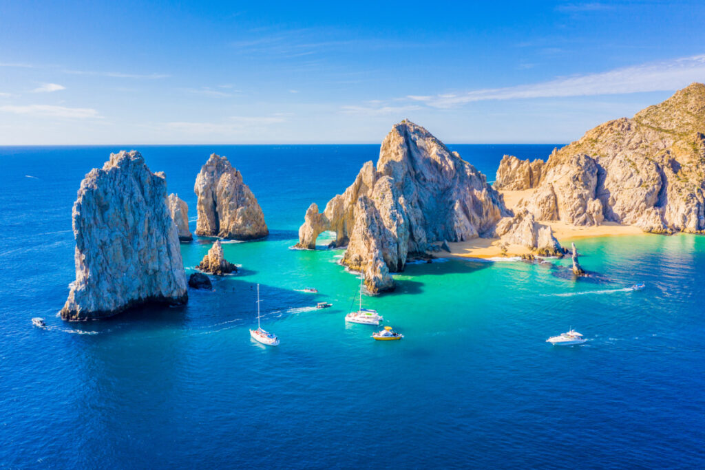7 Common Scams In Mexico's Most Popular Beach Destinations Right Now