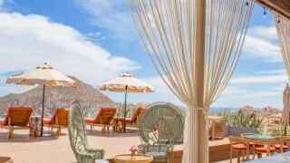 5 Luxurious Beach Resorts With Foodie Experiences Travelers Love