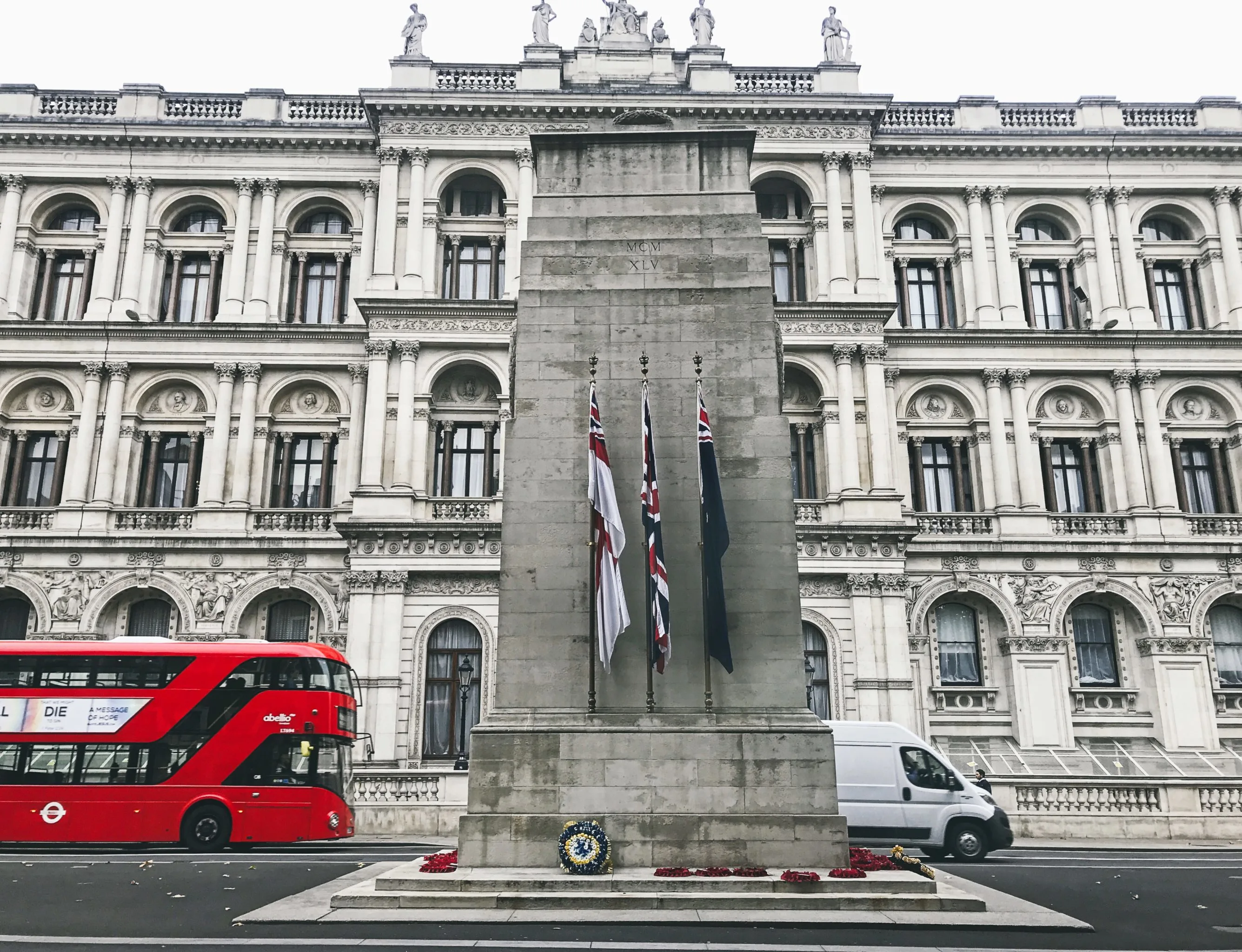 London Travel Guide - Top 12 Ways To See London Like Never Before