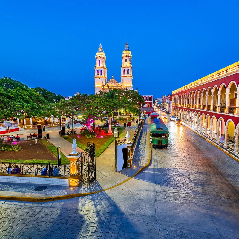 merida central square